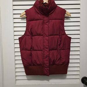 Women's Vest Medium Red (dark red) Puffer Puffy Merona